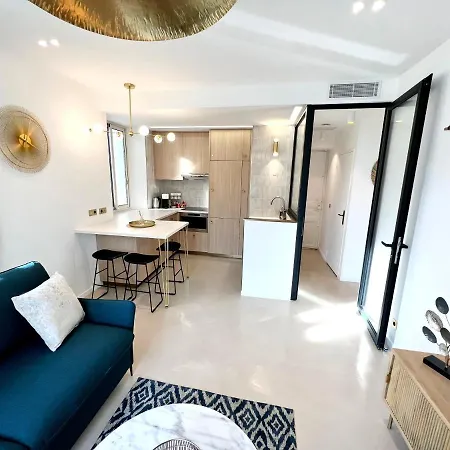 La Lola Apartment *